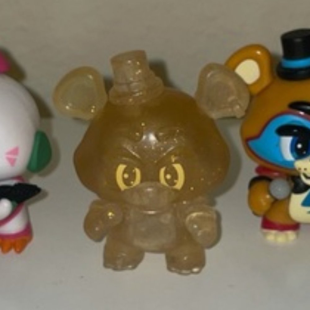 Custom Listing for "one rare transparent glitter glamrock freddy mini"